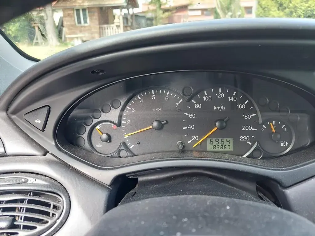 Brugt Ford Focus 101 HK (74 kW) 2002 Blå Sedan