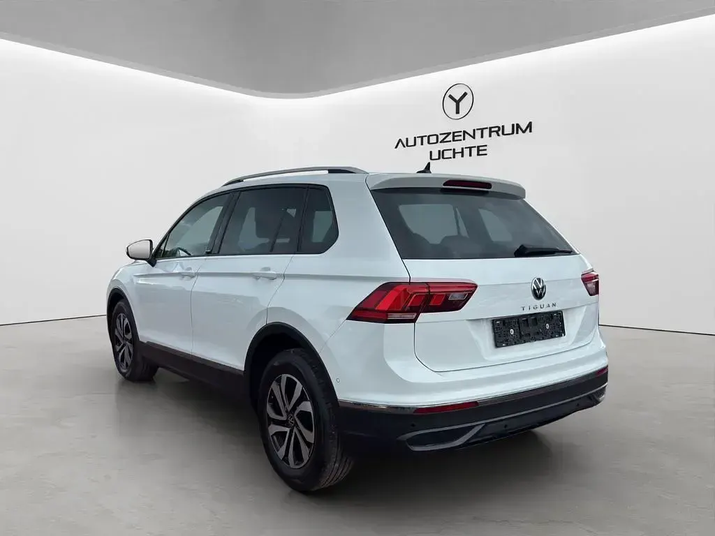 Gebraucht VW Tiguan Active 150 PS (110 kW) 2023 Weiß SUV