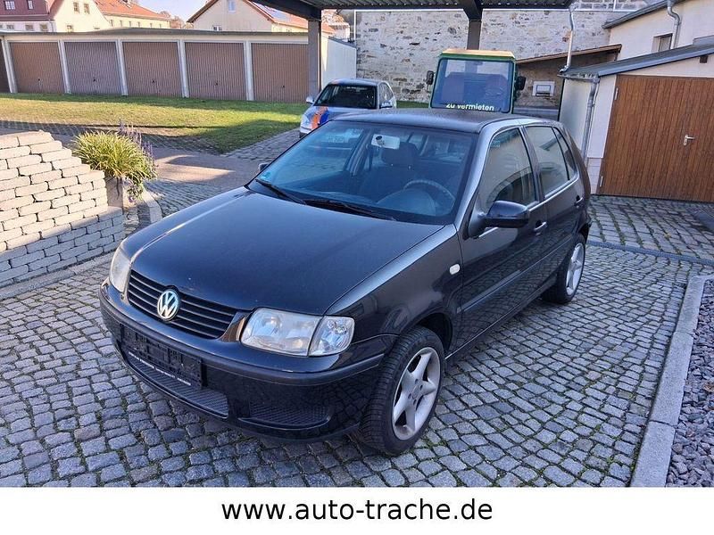 Schwarz Gebraucht 2000 VW Polo Limousine | 850 € (Fairer Preis) - Bild 1/4