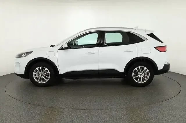 Gebraucht Ford Kuga Titanium 225 PS (165 kW) 2022 Weiß SUV
