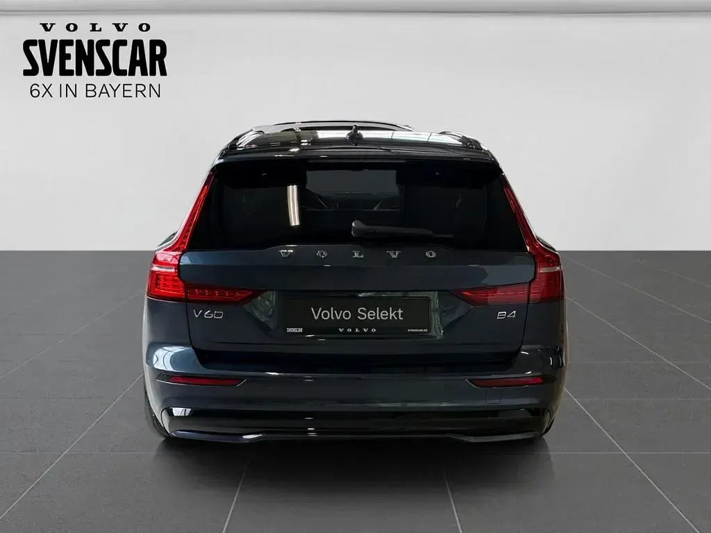 Gebraucht Volvo V60 Plus 197 PS (144 kW) 2025 Blau Kombi