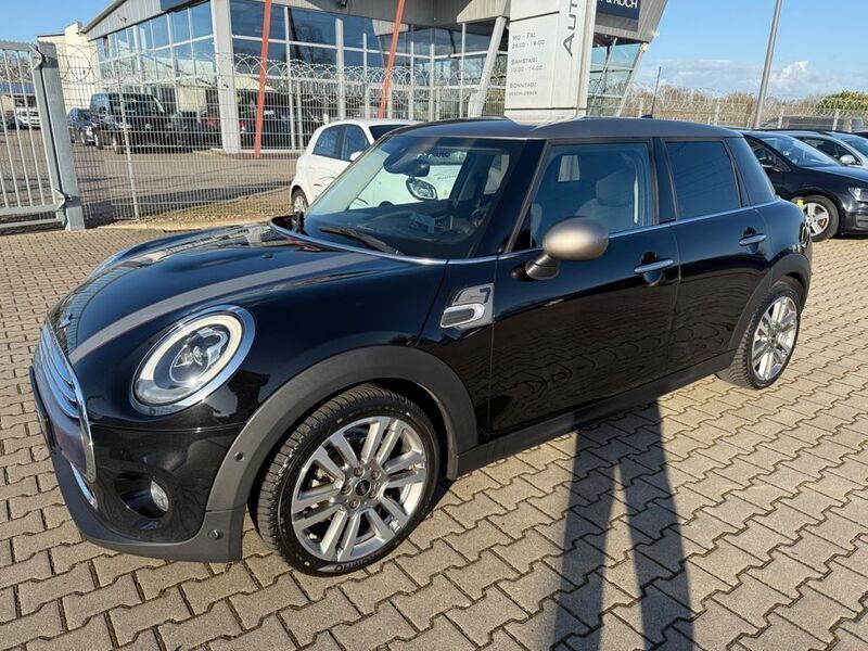 Midnight black metallic Gebraucht 2016 Mini Cooper D Chili Kleinwagen | 10.400 € (Fairer Preis) - Bild 1/4
