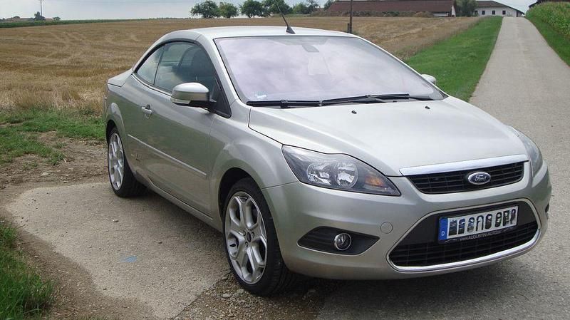 Gebraucht Ford Focus Cabriolet Titanium 145 PS (106 kW) 2010 Silber Cabrio