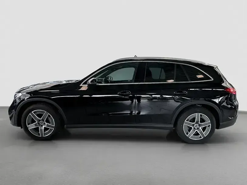 Gebraucht Mercedes GLC300 AMG 269 PS (197 kW) 2025 Obsidianschwarz (metallic) SUV