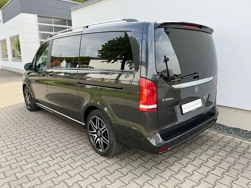 Gebraucht Mercedes V300 Avantgarde Edition 237 PS (174 kW) 2022 Graphitgrau Van / Kleinbus