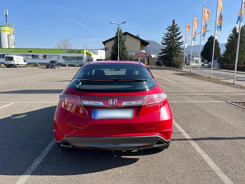 Gebraucht Honda Civic 100 PS (73 kW) 2010 Rot Limousine