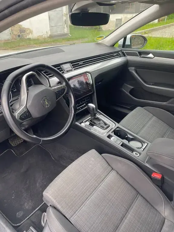 Gebraucht VW Passat 150 PS (110 kW) 2020 Weiß Limousine
