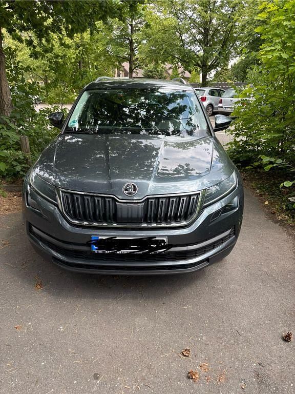 Grau Gebraucht 2018 Skoda Kodiaq Style SUV | 20.500 € (Superpreis) - Bild 1/4