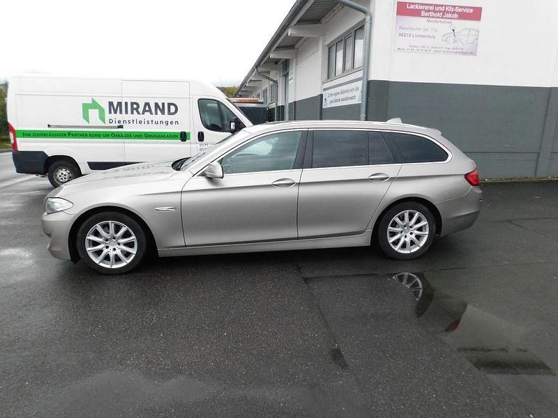 Gebraucht BMW 520 184 PS (135 kW) 2011 Silber Kombi