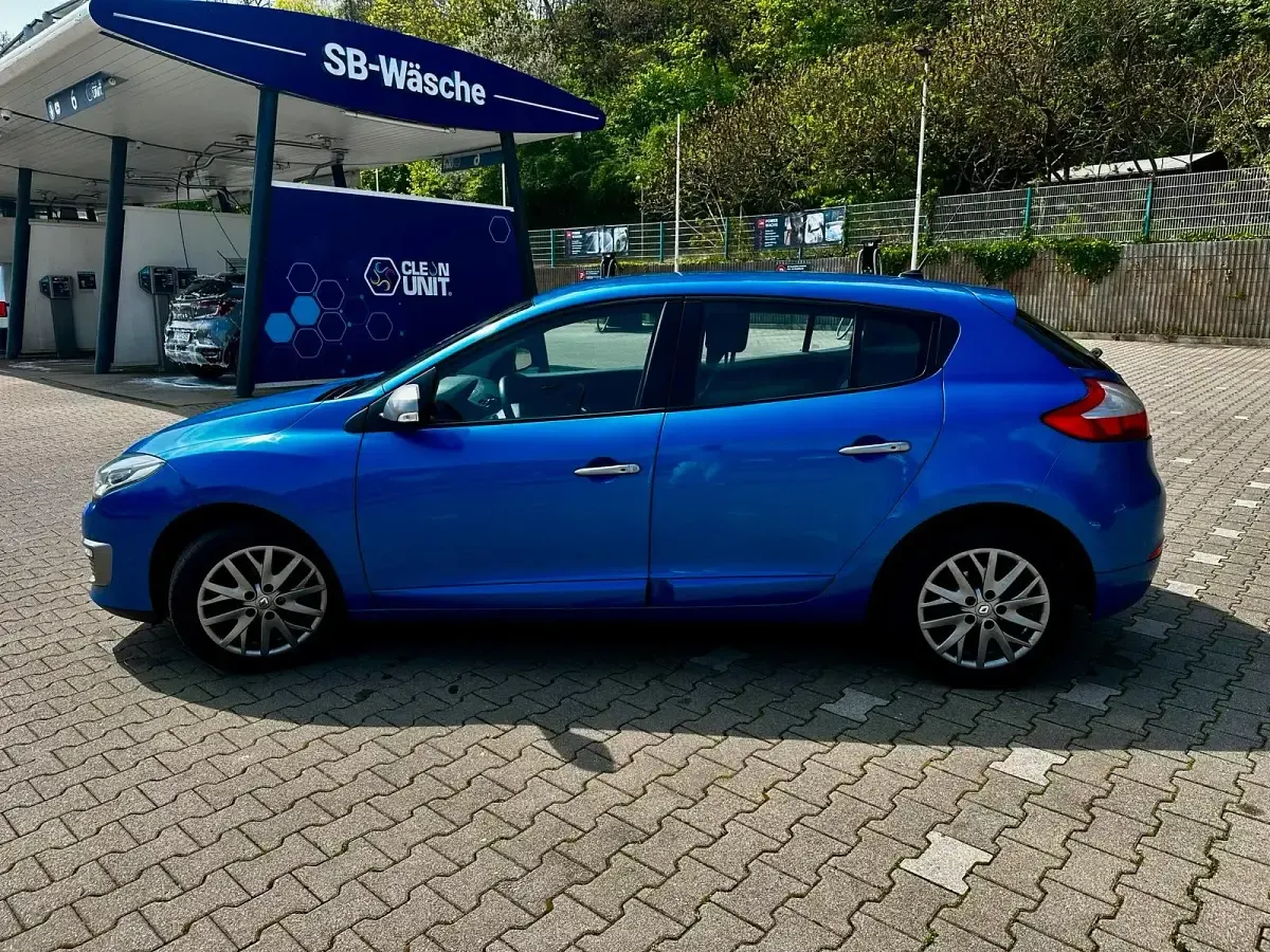 Gebraucht Renault Mégane 116 PS (85 kW) 2014 Blau Limousine