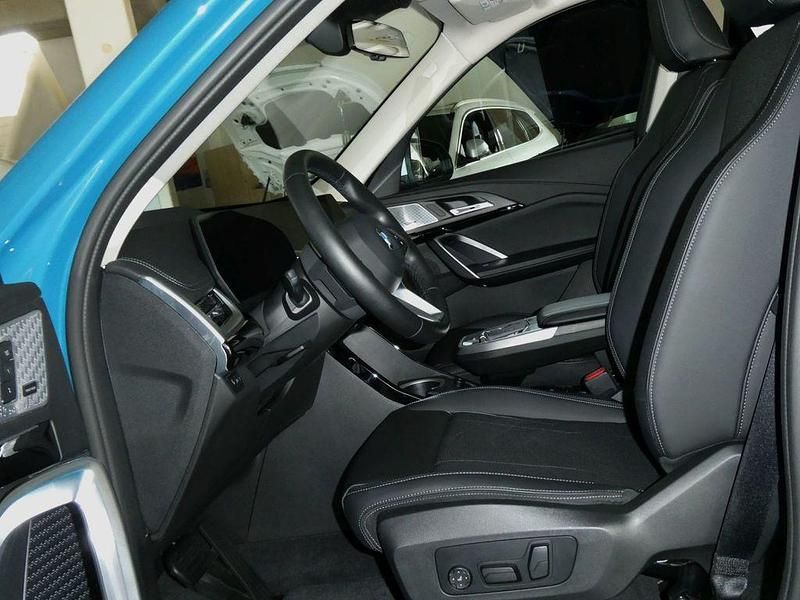 Gebraucht BMW X1 xLine 163 PS (119 kW) 2024 Individual blue bay lagoon SUV