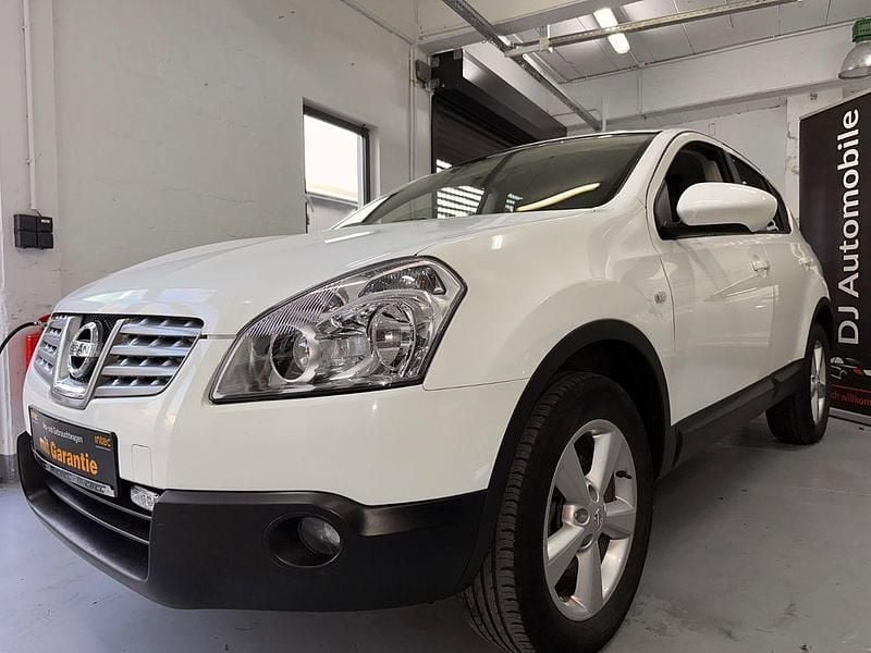 Weiß Gebraucht 2010 Nissan Qashqai SUV | 8.380 € (Fairer Preis) - Bild 1/4
