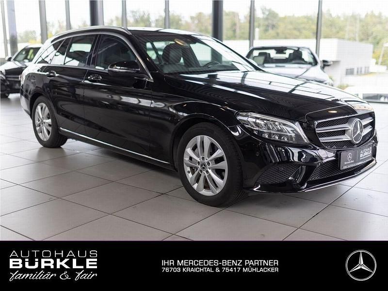 Schwarz Gebraucht 2019 Mercedes C300 Avantgarde Limousine | 26.650 € (Fairer Preis) - Bild 1/4
