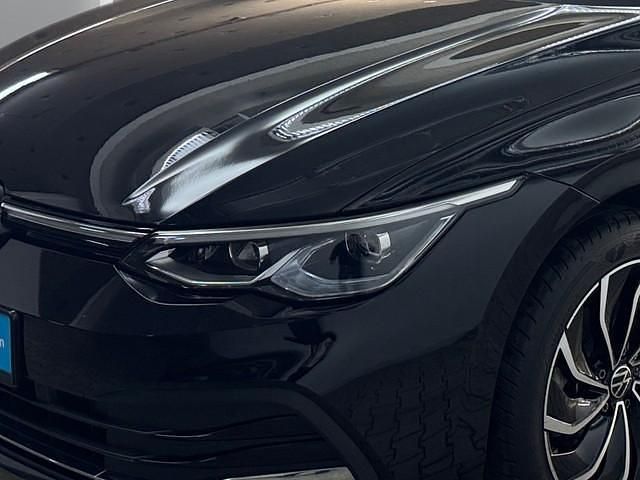 Gebraucht VW Golf VIII Business 150 PS (110 kW) 2022 Deep black perleffekt Limousine
