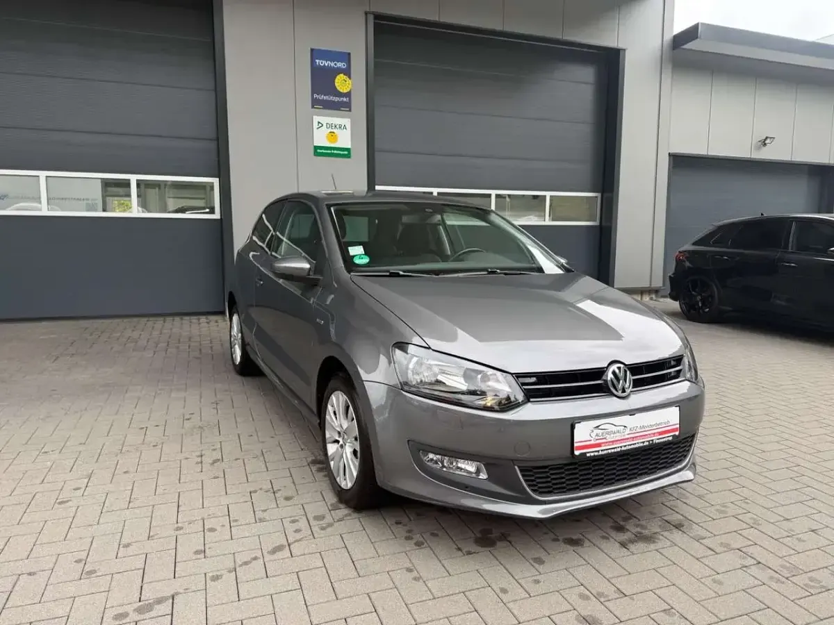 Gebraucht VW Polo Life 90 PS (66 kW) 2013 Grau Kleinwagen