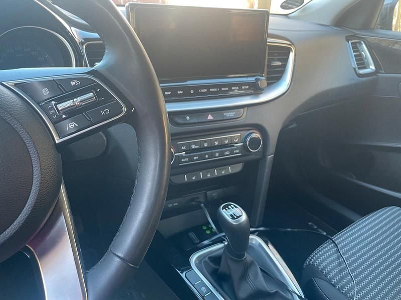 Gebraucht Kia Ceed 103 PS (75 kW) 2025 Grau Kleinwagen