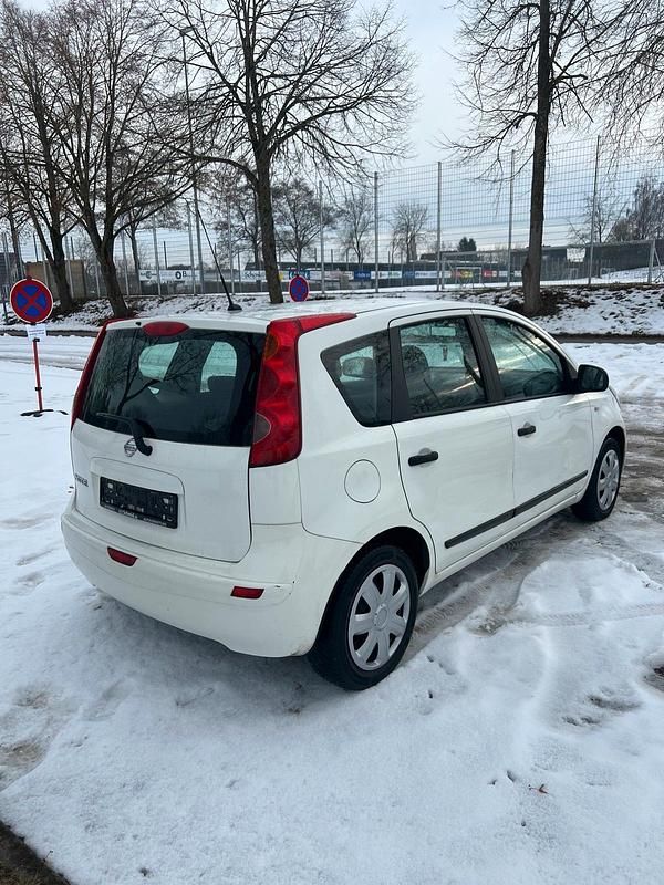 Gebraucht Nissan Note 80 PS (58 kW) 2008 Weiß Kleinwagen