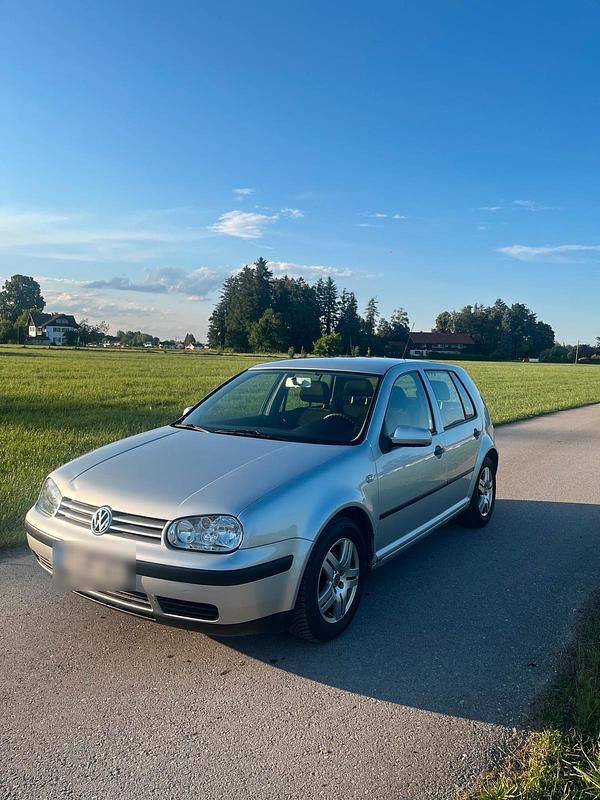 Silber Gebraucht 2002 VW Golf IV Edition Kleinwagen | 2.200 € (Fairer Preis) - Bild 1/4