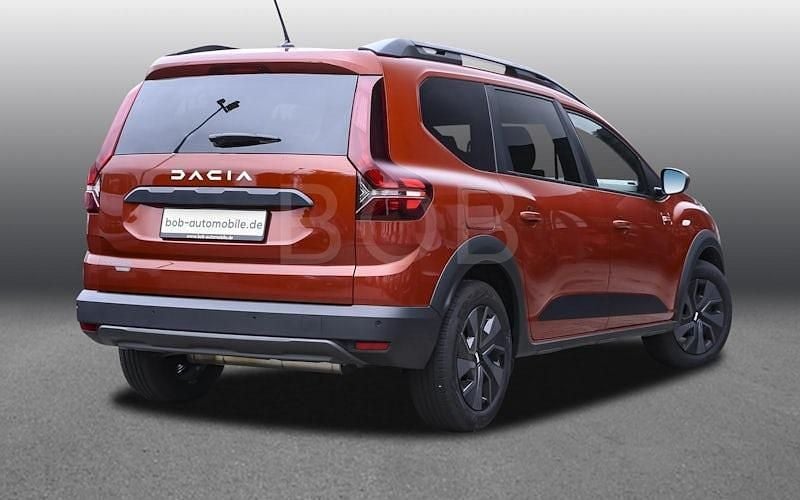 Gebraucht Dacia Jogger Expression 141 PS (103 kW) 2025 Braun Van / Kleinbus
