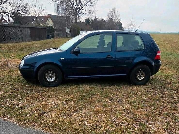 Gebraucht VW Golf IV 75 PS (55 kW) 2002 Blau Kleinwagen