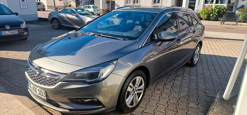 Grau Gebraucht 2016 Opel Astra Kombi | 4.000 € (Fairer Preis) - Bild 1/4