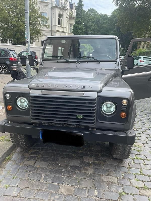 Grau Gebraucht 2008 Land Rover Defender S SUV | 33.000 € (Superpreis) - Bild 1/4