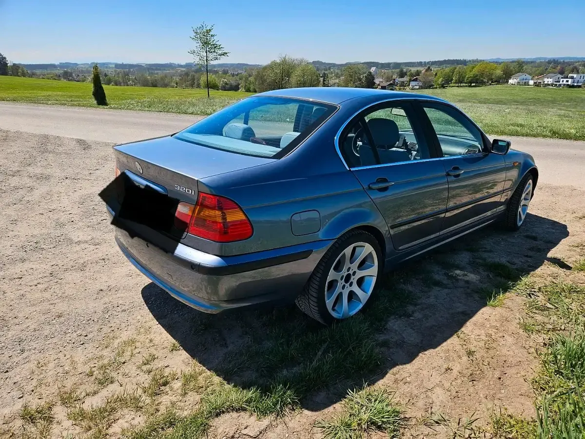 Usata BMW 320 170 CV (125 kW) 2003 Blu Berlina