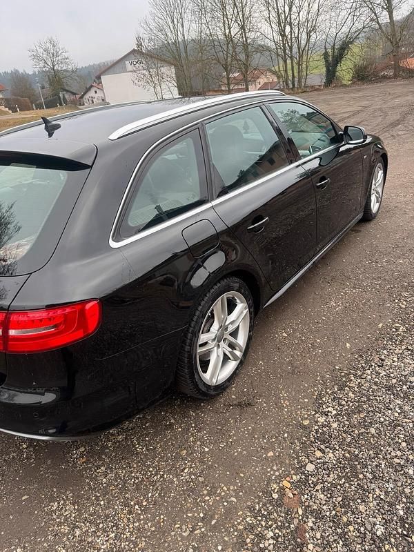 Gebraucht Audi A4 S-Line 150 PS (110 kW) 2015 Schwarz Kombi