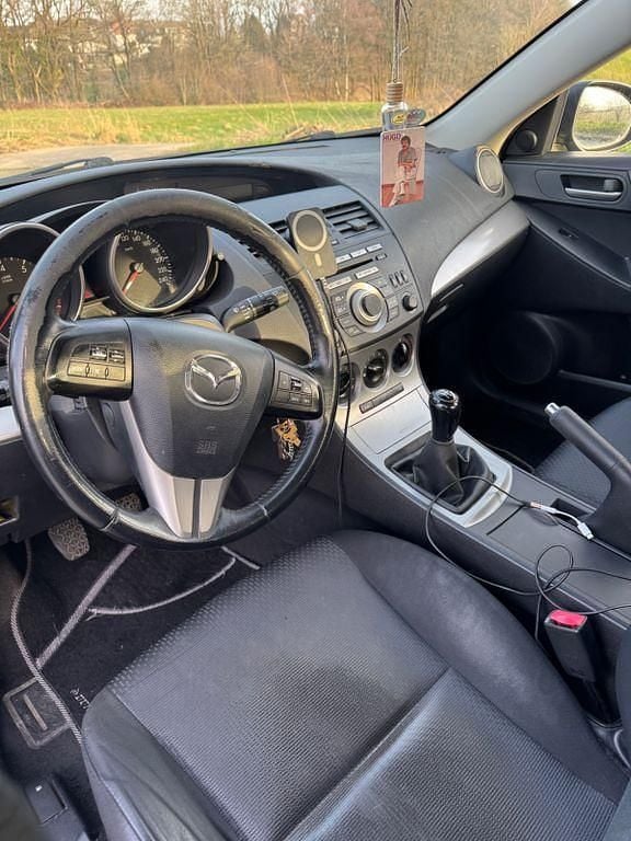 Usado Mazda 3 105 HP (77 kW) 2009 Preto Sedan