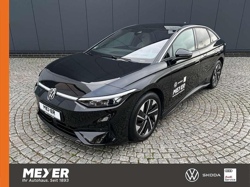 Grenadillschwarz metallic Gebraucht 2023 VW ID.7 Pro Kleinwagen | 43.890 € (Fairer Preis) - Bild 1/4