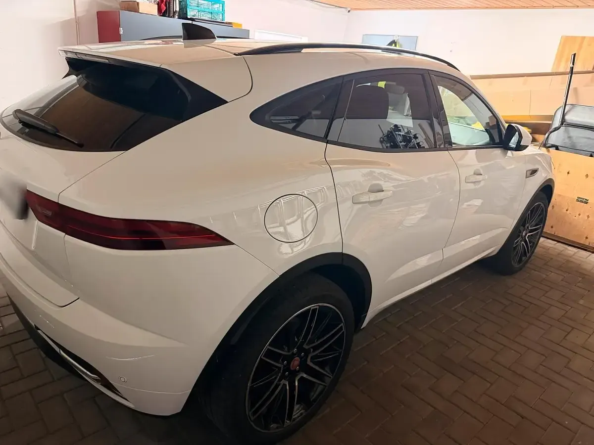 Gebraucht Jaguar E-Pace 205 PS (150 kW) 2023 Weiß SUV