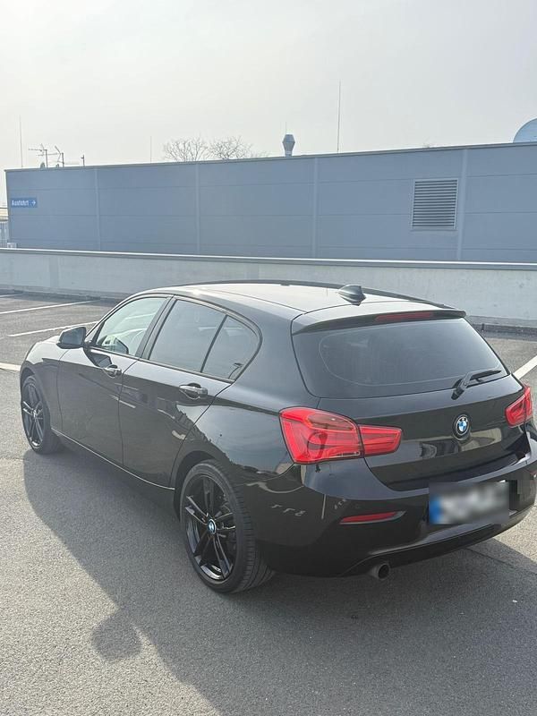 Gebraucht BMW 116 109 PS (80 kW) 2016 Schwarz Kleinwagen