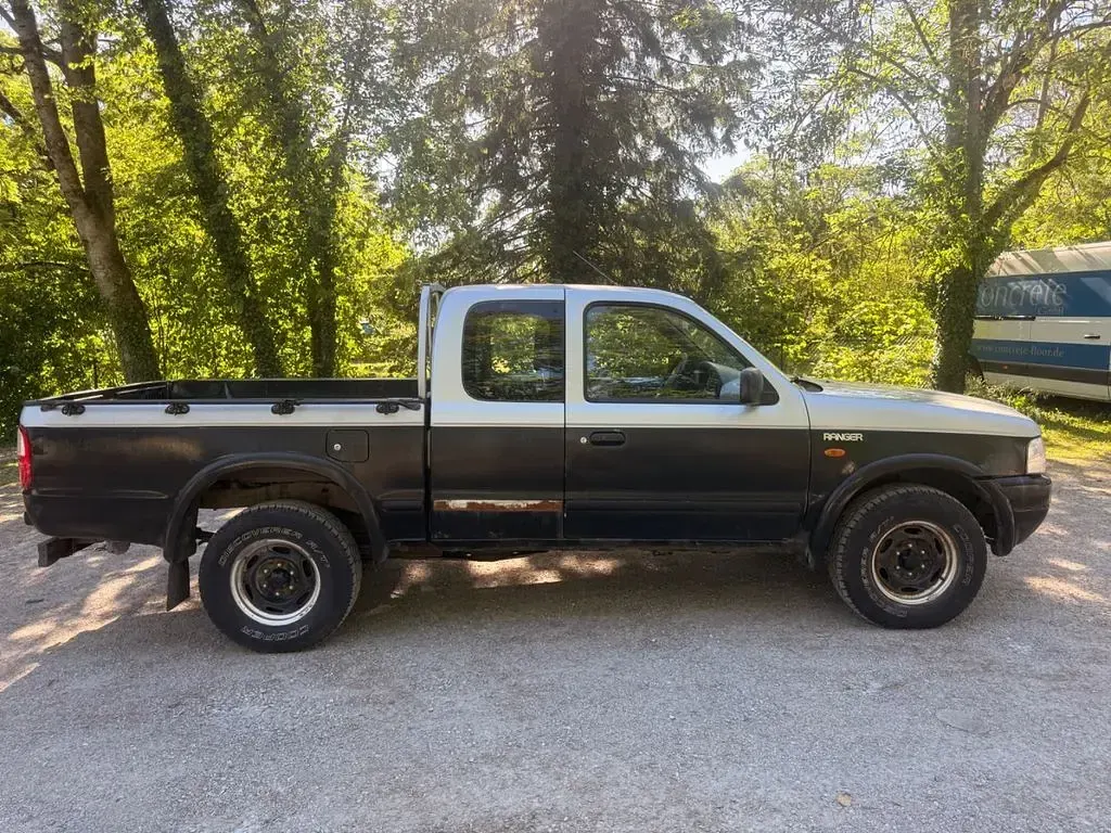 Gebraucht Ford Ranger XL 143 PS (105 kW) 2006 Silber Pickup