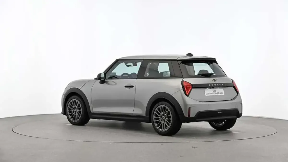 Gebraucht Mini Cooper S Classic 204 PS (150 kW) 2024 Grau Kleinwagen