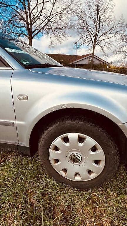 Gebraucht VW Passat Basis 101 PS (74 kW) 2003 Silber Limousine