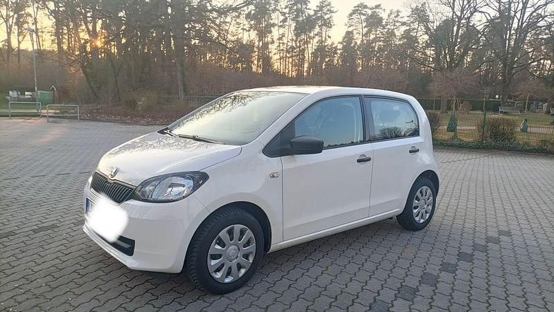 Gebraucht Skoda Citigo Active 60 PS (44 kW) 2015 Weiß Kleinwagen