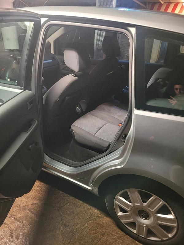 Second-hand Ford C-MAX 2005 Argintiu Monovolum