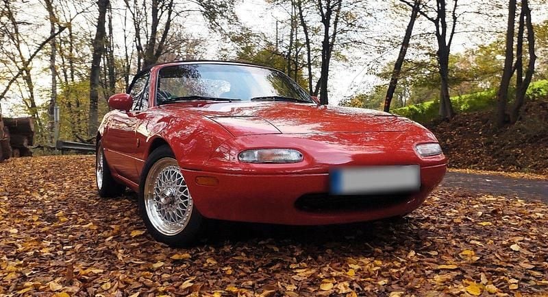 Second-hand Mazda MX5 150 CP (110 kW) 1991 Roșu Cabrio