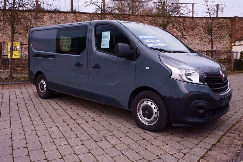 Gebraucht Renault Trafic Komfort 145 PS (106 kW) 2021 Grau Van / Kleinbus