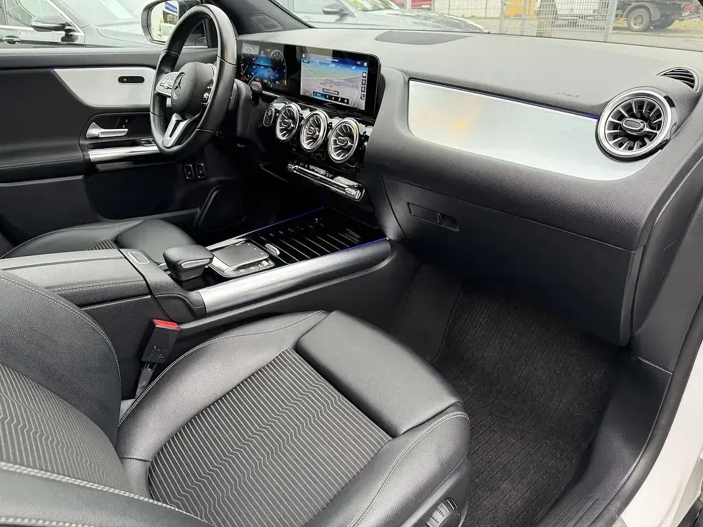 Gebraucht Mercedes GLA250 Progressive 160 PS (117 kW) 2021 Polarweiss  unilack SUV