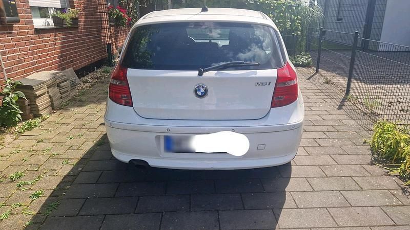 Gebraucht BMW 116 122 PS (89 kW) 2010 Weiß Kleinwagen