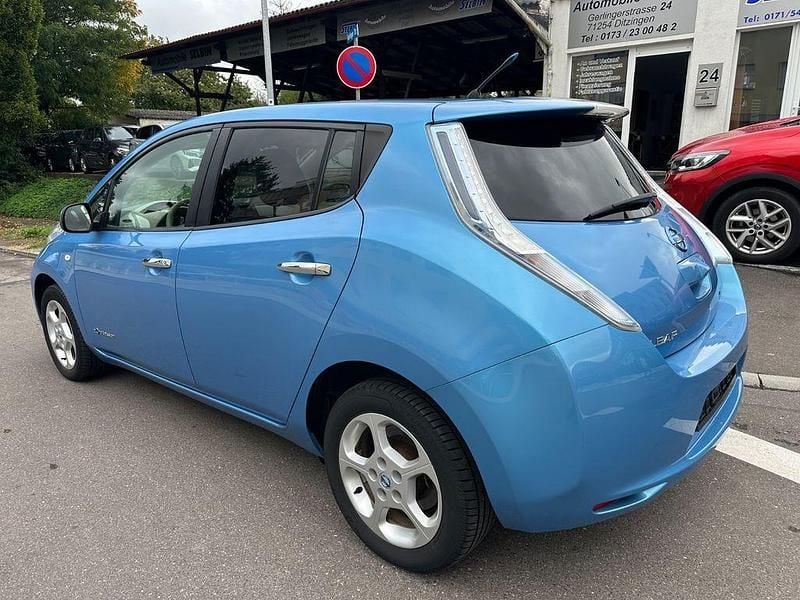 Gebraucht Nissan Leaf Basis 80 kW (109 PS) 2014 Blau Kleinwagen