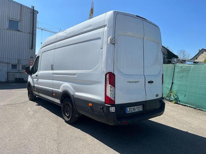 Second-hand Ford Transit 170 CP (125 kW) 2018 Alb Monovolum