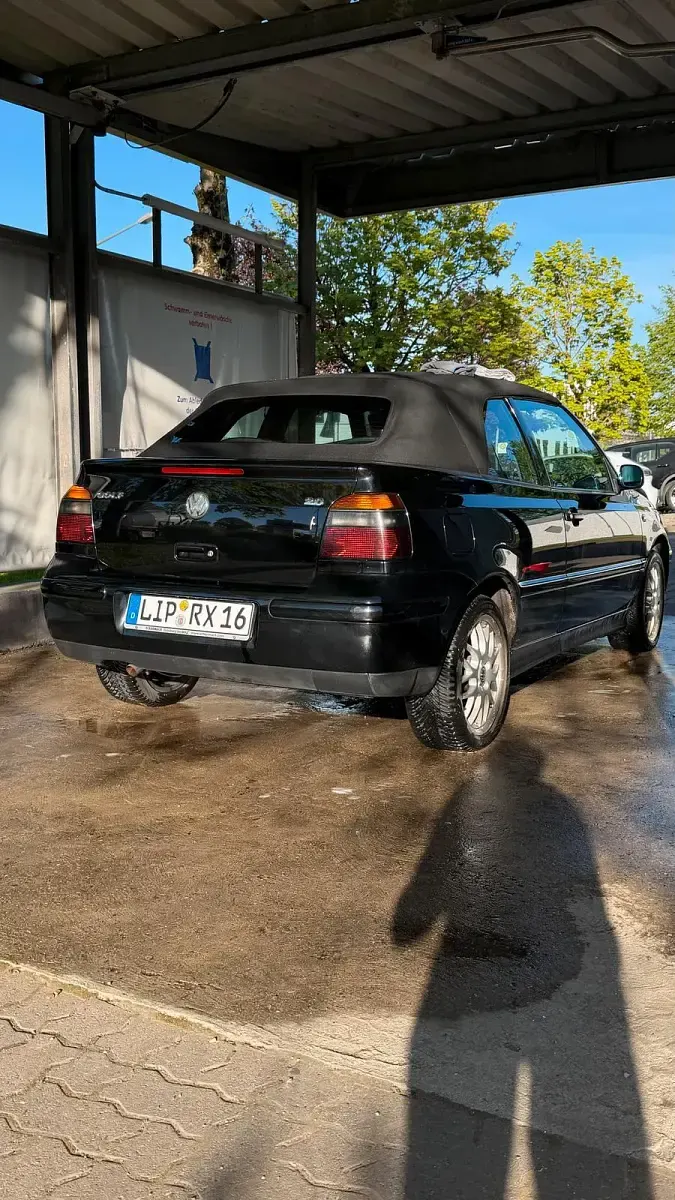 Gebraucht VW Golf 115 PS (84 kW) 2002 Schwarz Cabrio