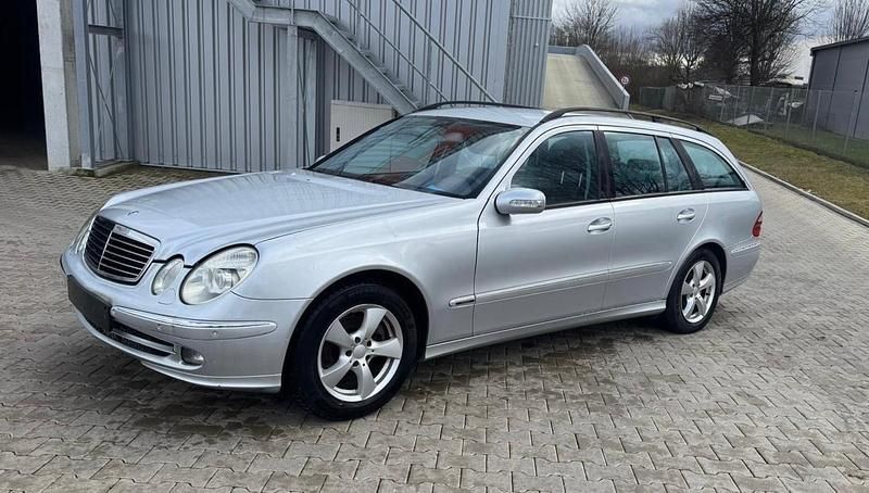 Gebraucht Mercedes E220 Avantgarde 150 PS (110 kW) 2005 Silber Kombi