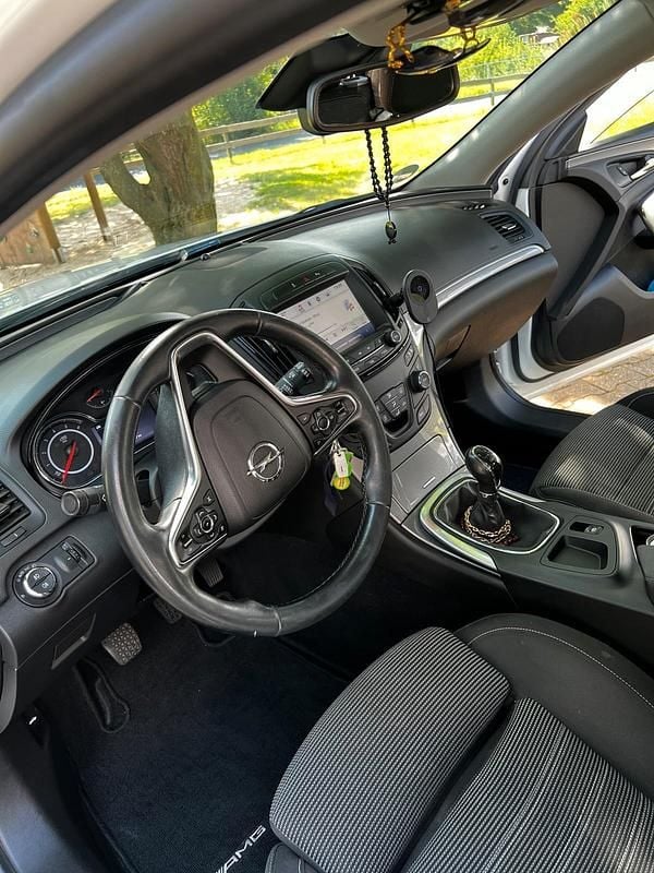 Gebraucht Opel Insignia 130 PS (95 kW) 2015 Weiß Kombi
