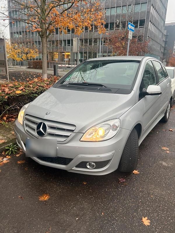 Silber Gebraucht 2008 Mercedes B200 Van / Kleinbus | 3.900 € (Guter Preis) - Bild 1/4