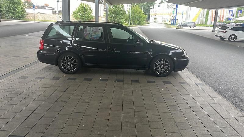 Gebraucht VW Bora 105 PS (77 kW) 2002 Schwarz Kombi
