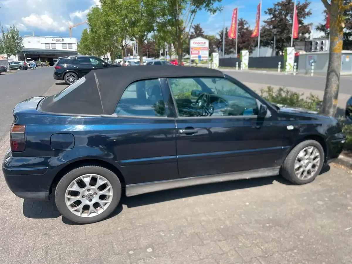 Gebraucht VW Golf Cabriolet 115 PS (84 kW) 2001 Blau Cabrio