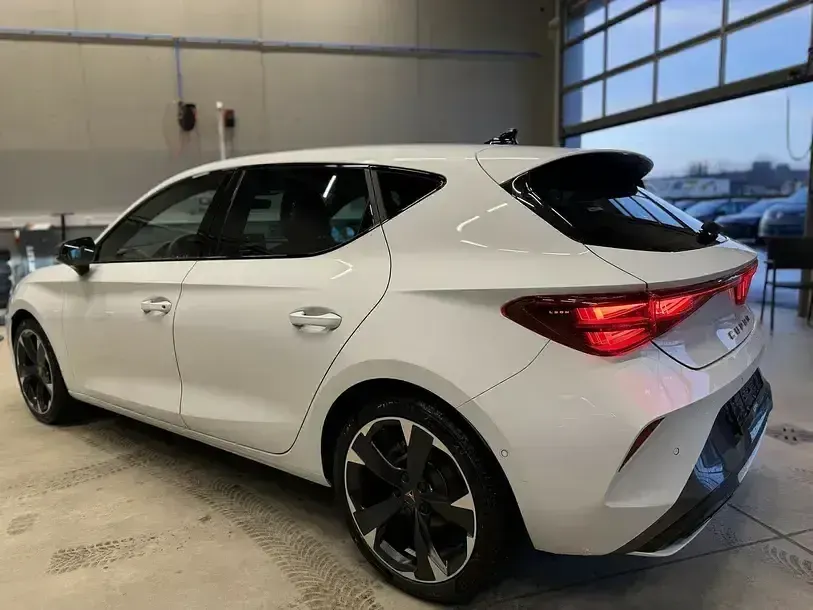 Gebraucht Cupra Leon 150 PS (110 kW) 2025 Weiß Limousine